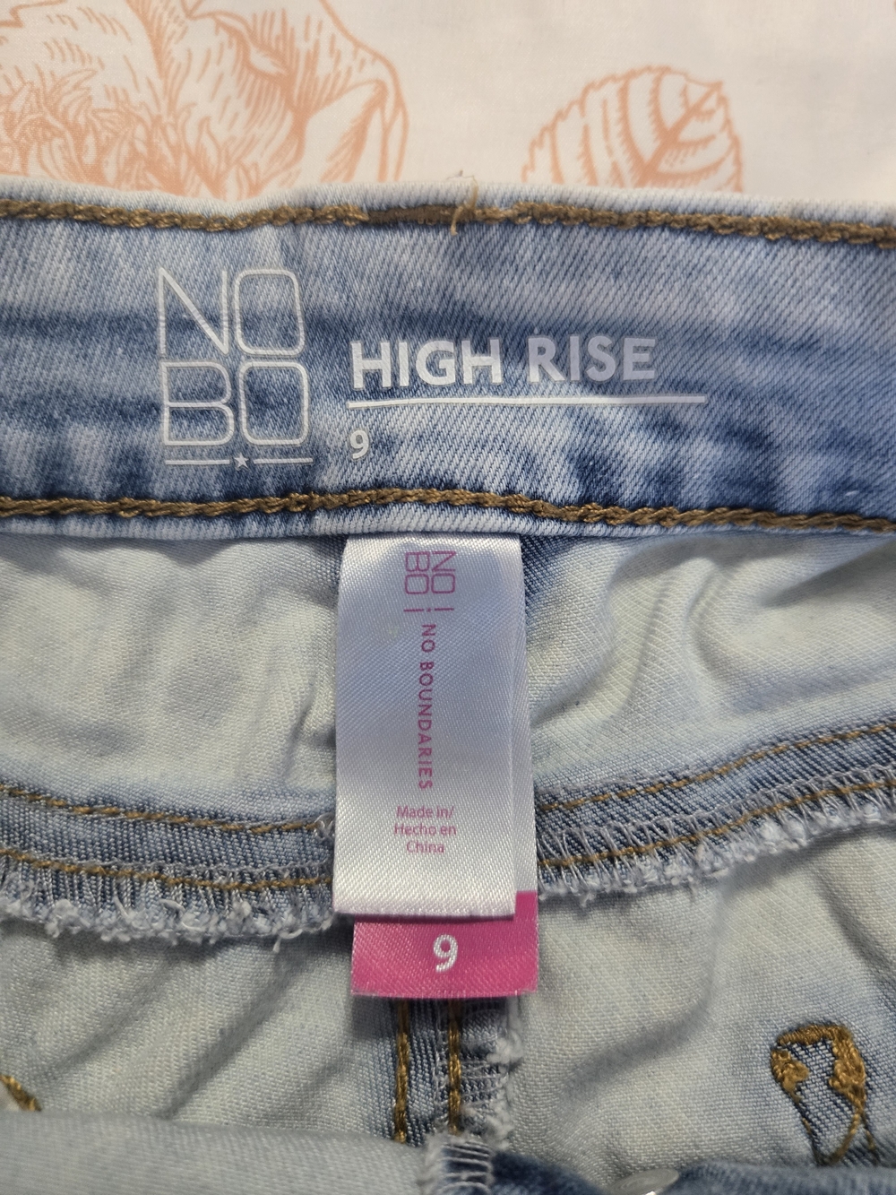 No Boundaries (NO B0) High Rise Light Blue Women’s Jeans - Size 9